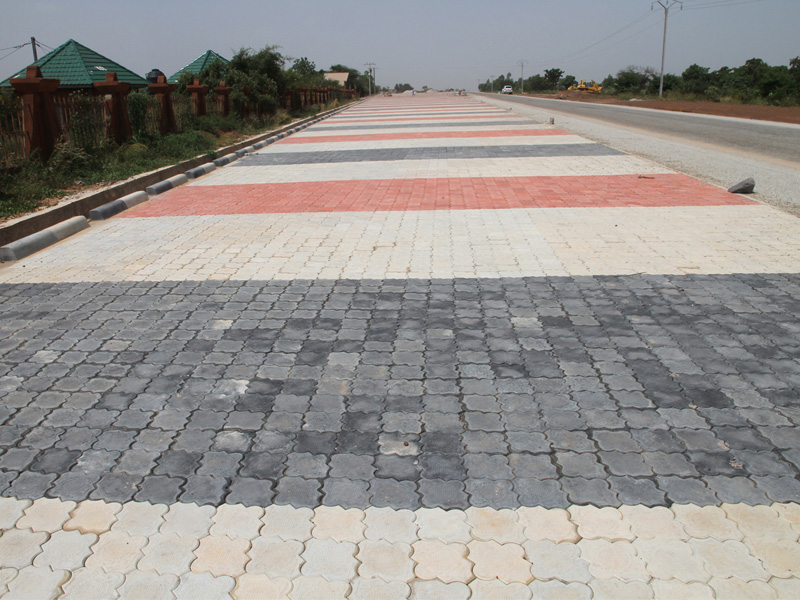 Aménagement du parking du site granitique de Laongo (2) | YELHY HIMO | Production Pose & Programme de Pavage en Afrique